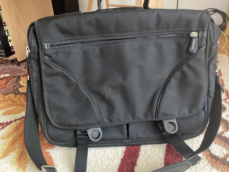 Geanta laptop marca Harvest